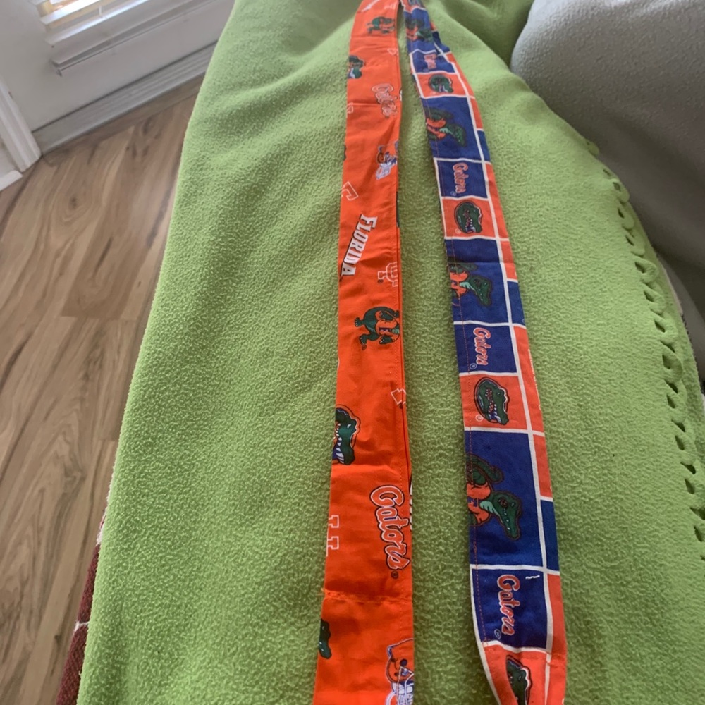 Pair of Gator cooling for neck.